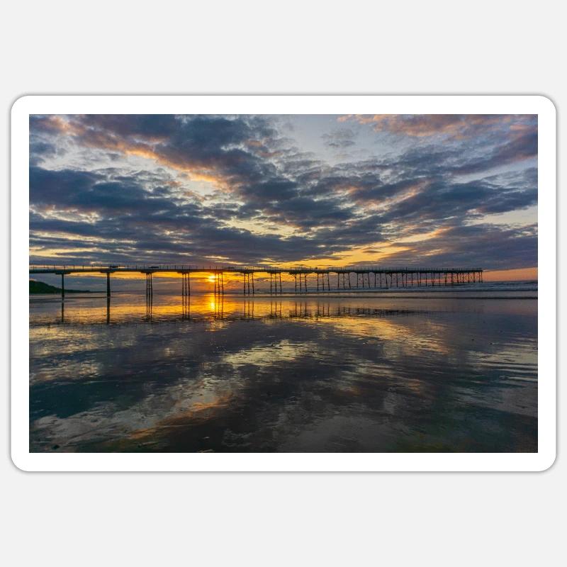 Reflets de la jetée du coucher de soleil Sticker taille S (10 x 10 cm)