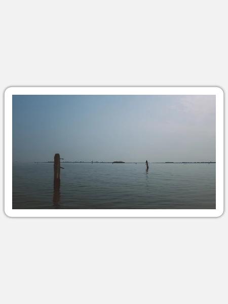 Melancholischer Meerblick - Sticker Größe S (10 x 10 cm) - Mattweiß