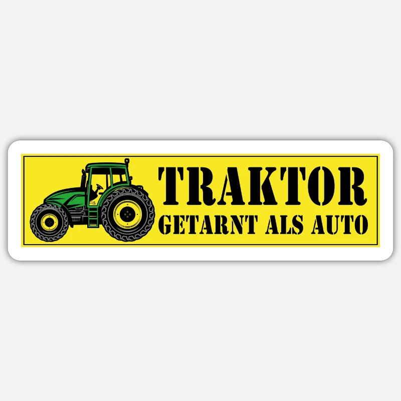 KFZ Aufkleber Traktor getarnt als Auto - Bauer - Sticker Größe S (10 x 10 cm) - Mattweiß