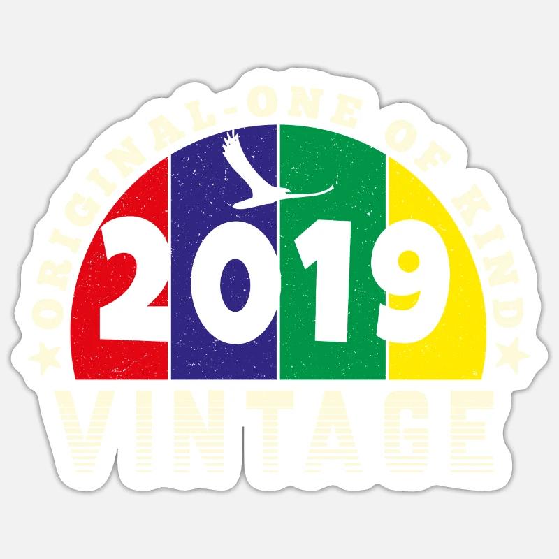 Vintage 2019 Retro - Bursdag Sticker size S (10 x 10 cm)