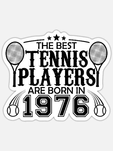 1976 Tennisspieler Geschenk Tennisspieler 1976 - Sticker Größe S (10 x 10 cm) - Mattweiß