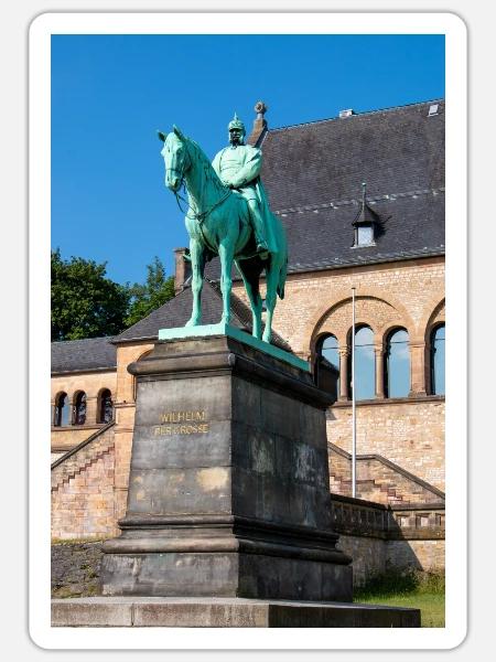 Reiterstandbild Wilhelms I. in der Kaiserpfalz - Sticker Größe S (10 x 10 cm) - Mattweiß