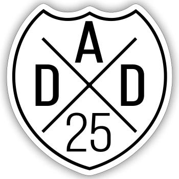 Dad 25 Vater Baby Papa 2025 Wappen - Sticker Größe S (10 x 10 cm) - Mattweiß - Vorne