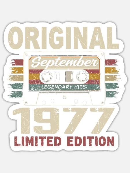 September 1977 Geburtstag, geboren im September 1977 - Sticker Größe S (10 x 10 cm) - Mattweiß