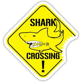 Shark Crossing Warnzeichen - Sticker Größe S (10 x 10 cm) - Mattweiß - Vorne
