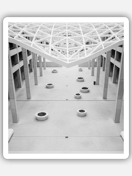 Geometisches Atrium Schwarz-Weiß - Sticker Größe S (10 x 10 cm) - Mattweiß
