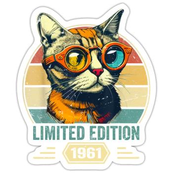 Awesome since 1961 Katze Geburtstag Geschenk - Sticker Größe S (10 x 10 cm) - Mattweiß - Vorne
