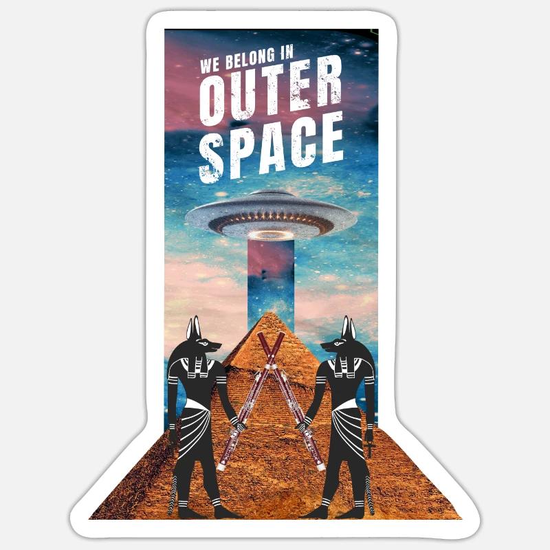 Anubis mit Fagott vor einer Pyramide mit UFO. Sticker Größe S (10 x 10 cm)