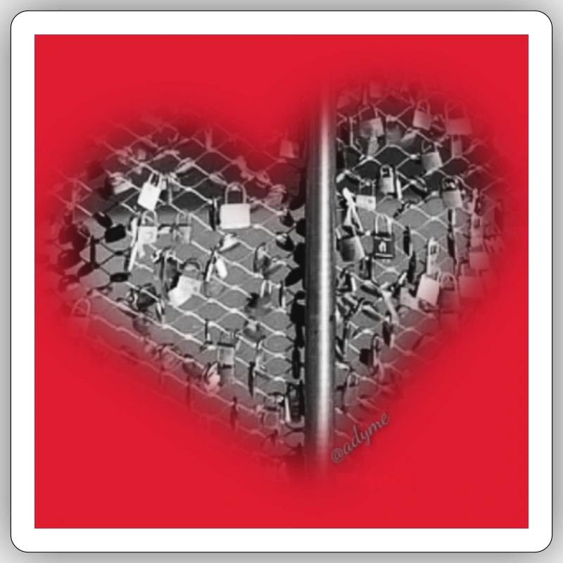Lock your heart Sticker Größe S (10 x 10 cm)