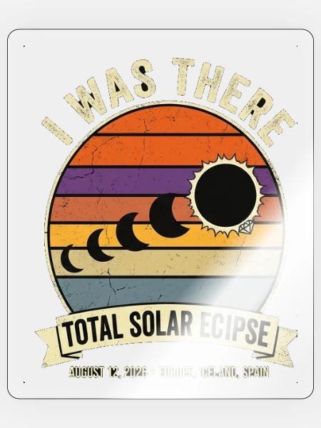 Total Solar Eclipse 2026 Retro - Sticker Größe S (10 x 10 cm) - Transparent glänzend