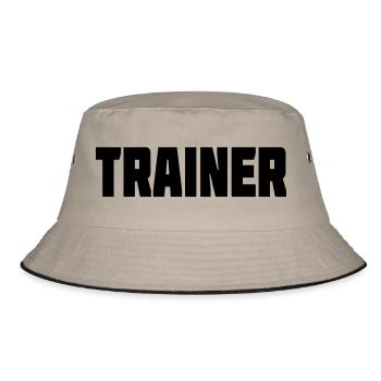 TRAINER Geschenk für Sportlehrer und Trainer - Bucket Hat - Khaki/Schwarz - Vorne