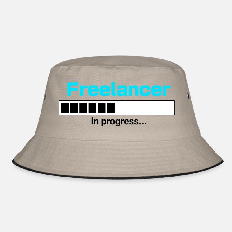 Freelancer in Progress – Selbstständigkeit Motiv Bucket Hat