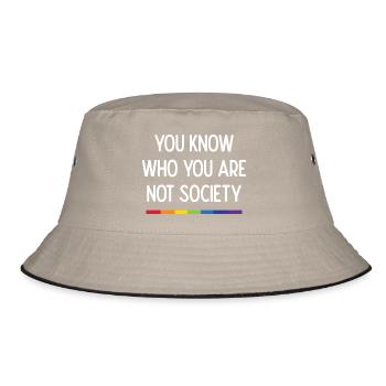 LGBT Pride - Du weißt, wer du nicht bist Gesellschaft - Bucket Hat - Khaki/Schwarz - Vorne