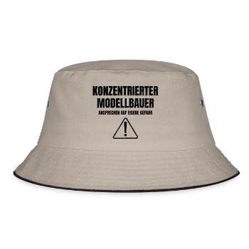 Konzentrierter Modellbauer | Modellbau Geschenke - Bucket Hat - Khaki/Schwarz - Vorne