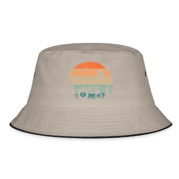 Oldtimer-Traktor bei pastellfarbenem Sonnenuntergang - Bucket Hat - Khaki/Schwarz - Vorne