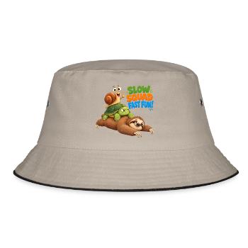 Slow Squad Fast Fun - Funny Slow Animals - Bucket Hat - Khaki/Schwarz - Vorne