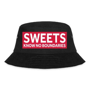 SWEETS KNOW NO BOUNDARIES - Bucket Hat - Schwarz - Vorne - Lela (165cm)