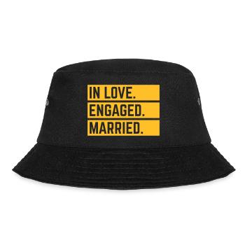 In Love. Engaged. Married. (Wedding Marriage / 1C) - Bucket Hat - Schwarz - Vorne - Lela (165cm)