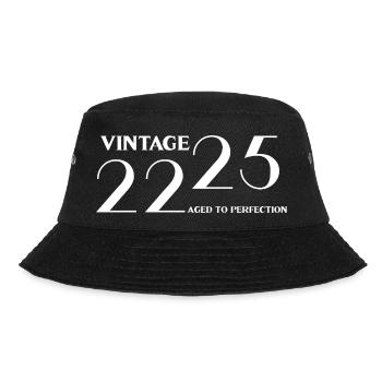 Jahrgang 2025 in Perfektion gereift - Bucket Hat - Schwarz - Vorne - Lela (165cm)
