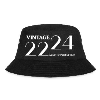 Jahrgang 2024 bis zur Perfektion gereift - Bucket Hat - Schwarz - Vorne - Lela (165cm)