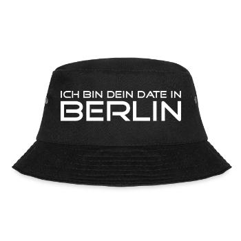 Ich bin dein Date in Berlin - Weiss - Bucket Hat - Schwarz - Vorne - Lela (165cm)