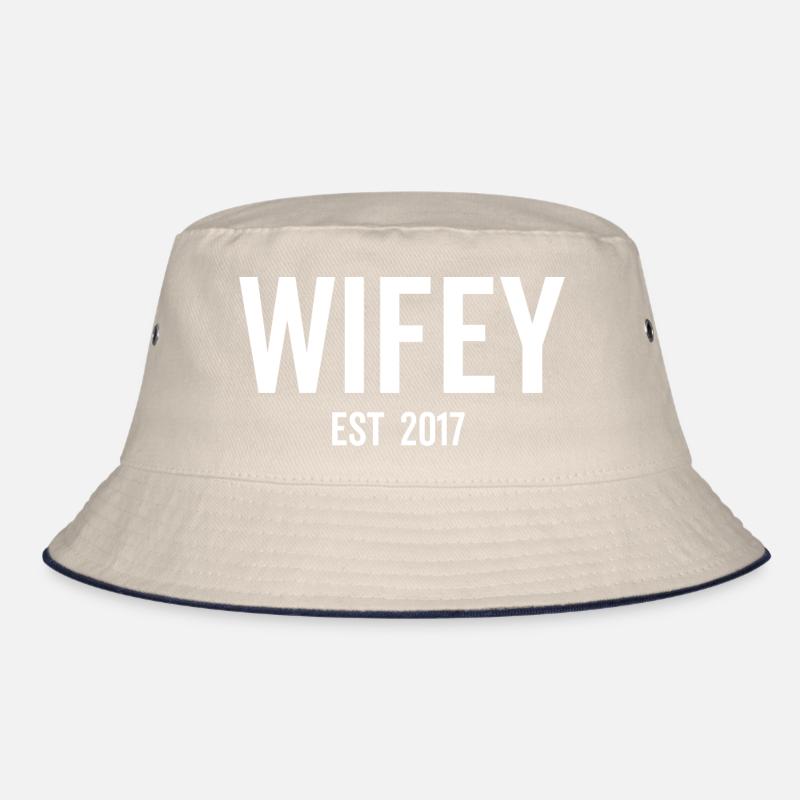 Ehefrau Est 2017 Bucket Hat