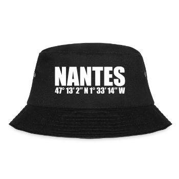 Nantes Koordinaten - Bucket Hat - Schwarz - Vorne - Lela (165cm)