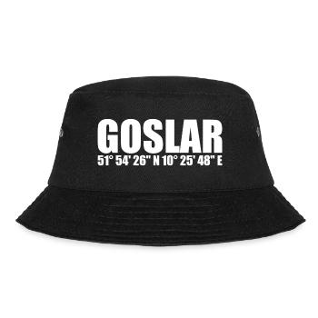 Goslar Koordinaten - Bucket Hat - Schwarz - Vorne - Lela (165cm)