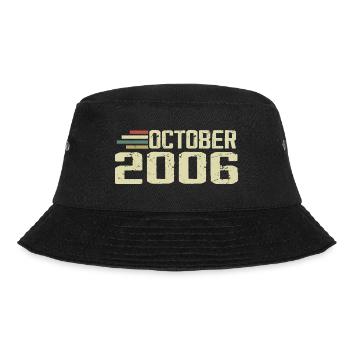 October 2006 - Geburtstag im Oktober 2006 - Bucket Hat - Schwarz - Vorne - Lela (165cm)