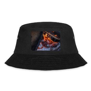Close up of wood on fire with embers and smoke - Bucket Hat - black - Front - Lela (165cm)