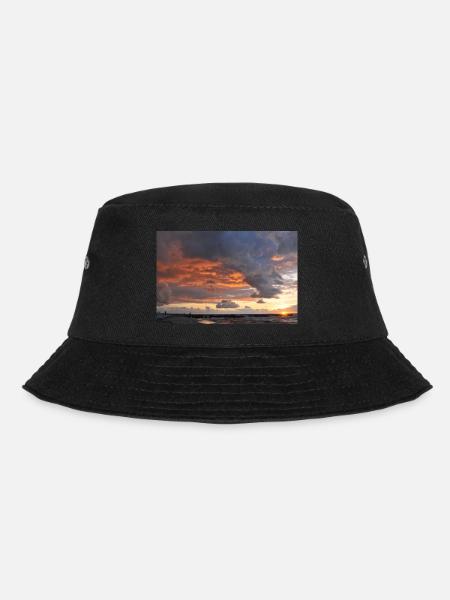 Wolkenformationen am Himmel - Bucket Hat - Schwarz