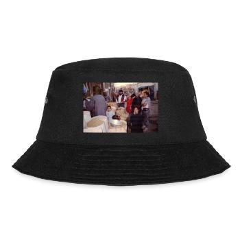 Surrounding People - Bucket Hat - Schwarz - Vorne - Lela (165cm)