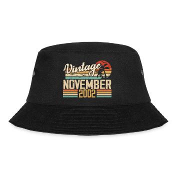 Legendär seit November 2002 - Jahrgang 2002 - Bucket Hat - Schwarz - Vorne - Lela (165cm)