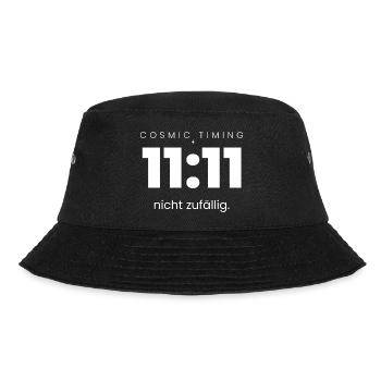 11:11 Nicht zufällig – Cosmic Timing Shirt - Bucket Hat - Schwarz - Vorne - Lela (165cm)