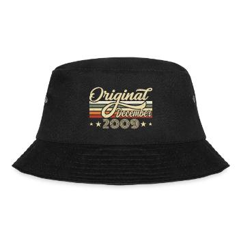 Dezember 2009 - Geburtstagsgeschenk Dezember 2009 - Bucket Hat - Schwarz - Vorne - Lela (165cm)