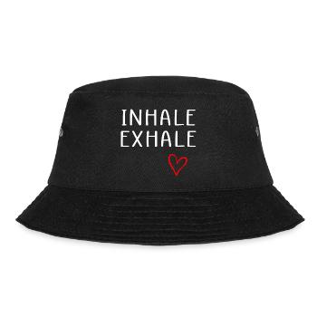 Einatmen Ausatmen Zitat rotes Herz - Bucket Hat - Schwarz - Vorne - Lela (165cm)