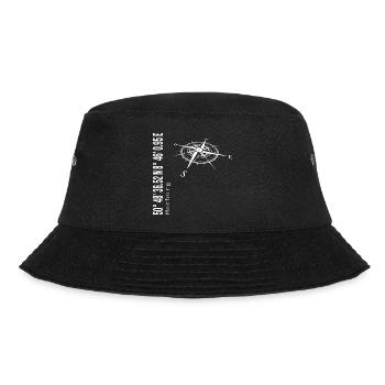 Koordinaten Marburg - Bucket Hat - Schwarz - Vorne - Lela (165cm)