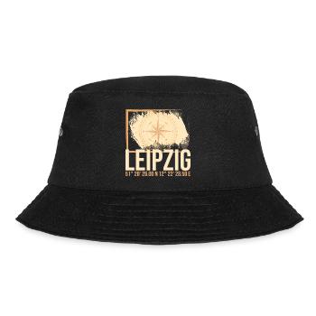 Leipzig Koordinaten - Bucket Hat - Schwarz - Vorne - Lela (165cm)
