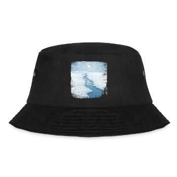 Bach im Schnee mit ausgefranstem Rand - Bucket Hat - Schwarz - Vorne - Lela (165cm)