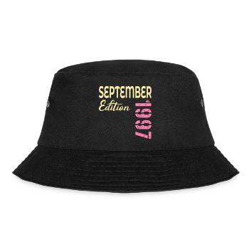 September 1997 - 29. Geburtstag - Bucket Hat - Schwarz - Vorne - Lela (165cm)