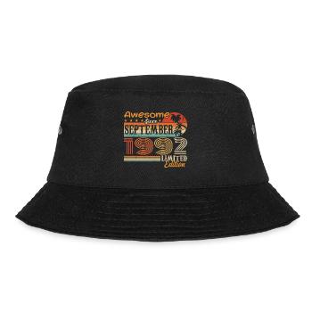 September 1992 - Geburtstag 1992 September - Bucket Hat - Schwarz - Vorne - Lela (165cm)