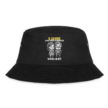 PAAR 5 JAHRE UND NOCH IMMER VERLIEBT - Bucket Hat - Schwarz - Vorne - Lela (165cm)