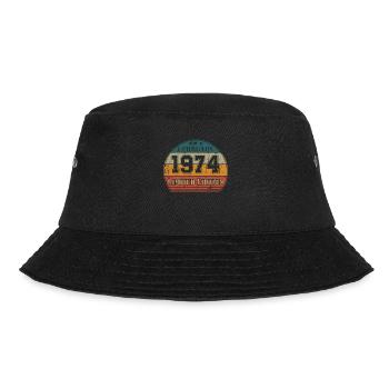 Geburtstag - Limited Edition Februar 1974 - Bucket Hat - Schwarz - Vorne - Lela (165cm)