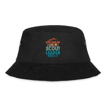 Hear My Scout Leader Voice: Commanding Tee - Bucket Hat - Schwarz - Vorne - Lela (165cm)