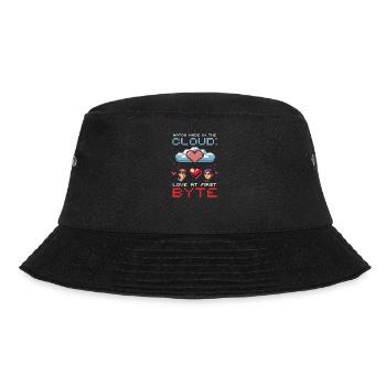 Geek-Liebespaarung in der Cloud – Liebe auf dem ersten Byte - Bucket Hat - Schwarz - Vorne - Lela (165cm)