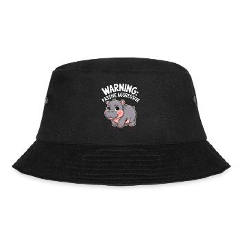 Moo Deng Vorsicht: Passiv Aggressiv - Bucket Hat - Schwarz - Vorne - Lela (165cm)