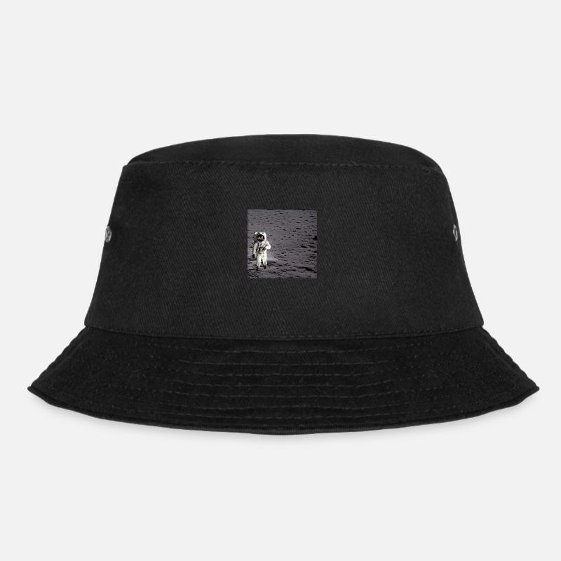 Astronaut on the moon - Bucket Hat - black