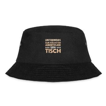 Unterwegs Zum Nächsten Abenteuer: Dein Tisch - Bucket Hat - Schwarz - Vorne - Lela (165cm)