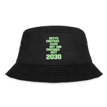 Frau 2030 - Bucket Hat - Schwarz - Vorne - Lela (165cm)