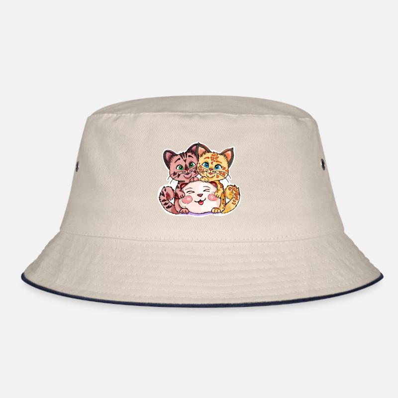 Deux chatons avec une peluche Bob